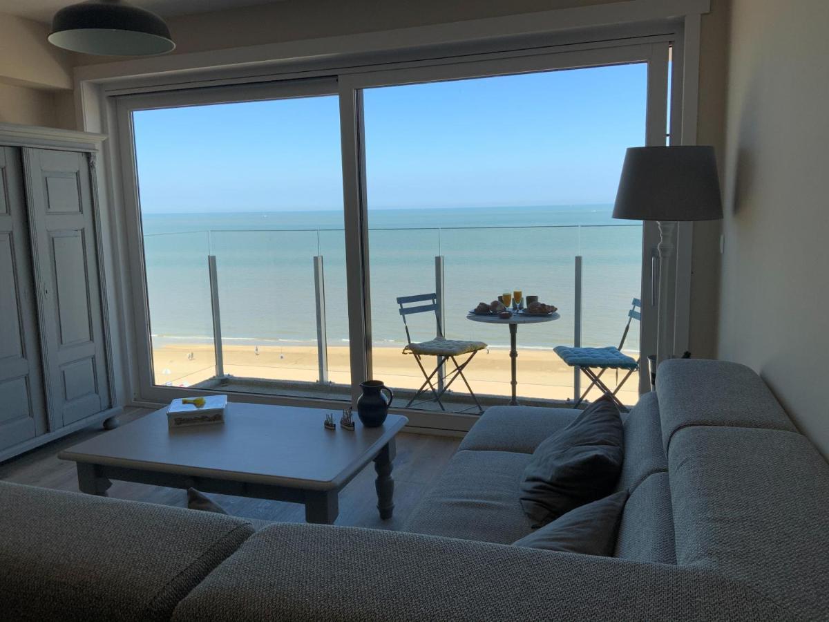 Genieten Van De Vlaamse Kust Met Prachtig Zeezicht De Haan Esterno foto